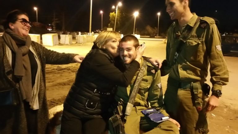 Décembre 2016 : 185 soldats se restaurent à la Roulotte du Hayal pour Hanouca !