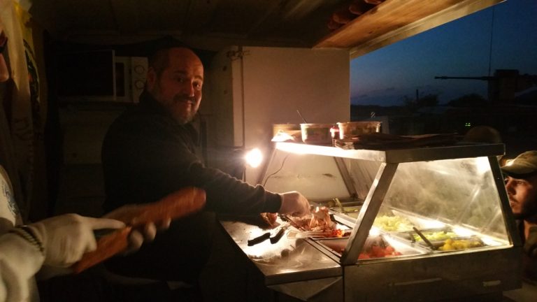 Février 2017 : La Roulotte du Hayal lors d&rsquo;une rencontre nocturne avec nos soldats sur le terrain