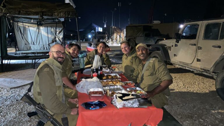 Fin de Shabath : « Avez vous un repas pour un groupe de soldats sous les tentes dans une heure » ?